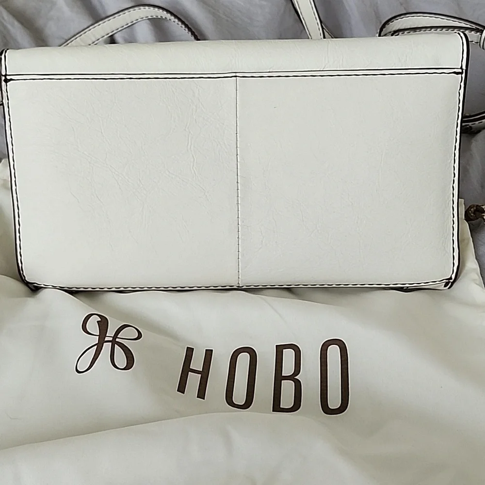 Hobo Meter cross body bag in an off white leather - Picture 3 of 8